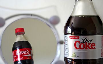 با مصرف نوشابه رژیمی چه اتفاقی برای بدن می‌افتد؟