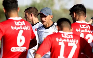سرمربی پرسپولیس فردا ایران را ترک میکند