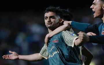 مس رفسنجان به دنبال دو وینگر جوان پرسپولیس: چالش ترافیک و تصمیم هاشمیان