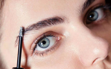 نحوه ساخت ژل ابرو در منزل و استفاده از آن برای شکل دادن به ابروهای خود

