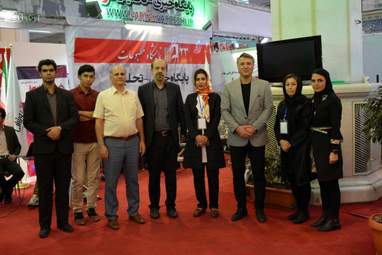 گزارش تصویری / محمد رضا عیوضی خواننده خوش صدای پاپ ایران در غرفه فرتاک نیوز
