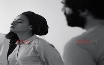 پوشش و گریم شبنم گودرزی در نمایش غسالخونه (عکس)