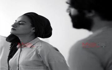 پوشش و گریم شبنم گودرزی در نمایش غسالخونه (عکس)