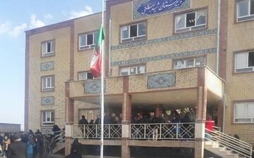 خودکشی دختر دانش آموز از طبقه‌ سوم مدرسه‌ای در کهگیلویه و بویراحمد +عکس