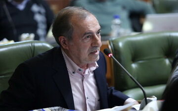 الویری: به قانون دولتی‌شدن شهرداری‌ها برگردیم