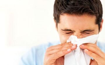 نگه داشتن عطسه چه بلایی سر بدن می آورد؟
