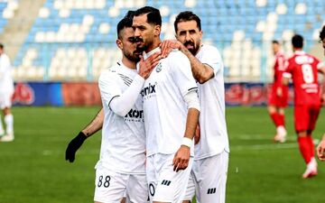 آلرژی محمدی به قرمزها؛ مهاجم سابق استقلال باز هم پرسپولیس را قربانی کرد