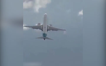 لحظه حیرت انگیز تیک آف عمودی بوئینگ 737 +فیلم