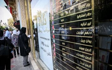 تبعیت نرخ دلار دلالان از صرافی‌های بانکی