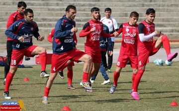 تماشاگران آبادانی مانع تمرین پرسپولیس شدند