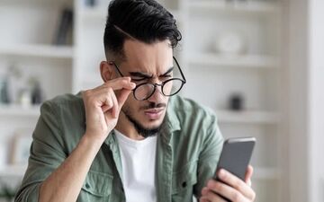 گوشی های دارای نمایشگر بزرگ برای چشم خوب هستند یا بد؟

