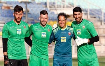 چرا حتما حامد لک باید دروازه بان پرسپولیس باشد؟/ گوهری نباید همیشه روی نیمکت بنشیند/ حال داود فنایی را فنایی را درک می کنم/ امیدوارم بیرانوند نسوزد