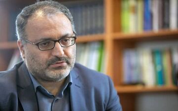 با برگزارکنندگان مراسمات عروسی در پارکینگ ها و خانه باغ ها برخورد می کنیم