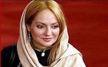 شادی مهناز افشار و مهتاب کرامتی در آغوش یکدیگر 