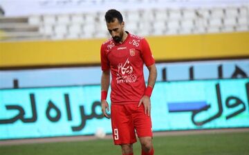  دبیر هیئت فوتبال مشهد:  قاسمی‌نژاد بازیکن آزاد نیست