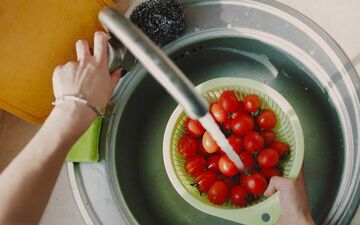 چگونه از ورود کرونا به بدن از طریق مواد غذایی پیشگیری کنیم؟