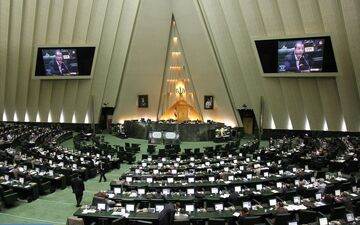 دفاع قشقاوی از عکسبرداری اش در مراسم تحلیف