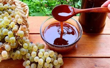 خواص درمانی شیره انگور؛ از تقویت خون تا درمان افسردگی
