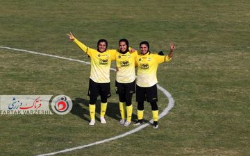 پیروزی بانوان طلایی پوش اصفهان در رقابت این هفته لیگ برتر فوتبال بانوان کشور 