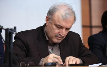 وزیر بهداشت از محمود کریمی تقدیر کرد