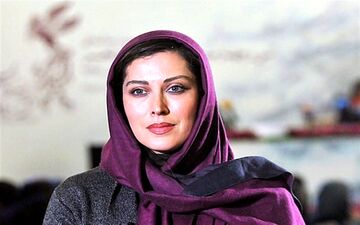 حضور مهتاب کرامتی و خواهران منصوریان برای تماشای بازی ایران وایتالیا 