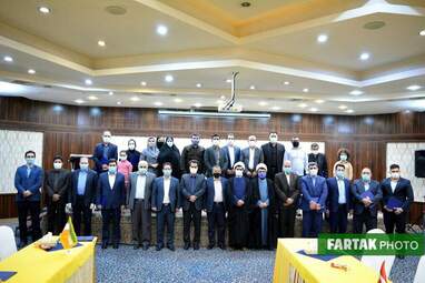 اهدا احکام مدیرکل، اعضای شورهای، مدیران کل و معاونان مرکز گسترش سازمان مقاومتی استان کرمانشاه