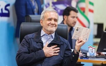 ویدیویی از شادی مردم در خیابان‌های تهران