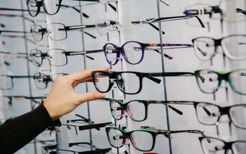 مدل‌های مختلف عینک طبی/ پرطرفدارترین عینک طبی کدام است؟