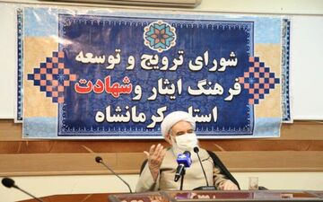 جریان نفوذ را دست کم نگیریم/ باید با توهین کنندگان به مقام شامخ سردار دلها برخورد قاطع شود/ استاندار کرمانشاه به نمایندگی از جمعیت 2 میلیون نفری استان این اقدام توهین آمیز را محکوم کرده است 