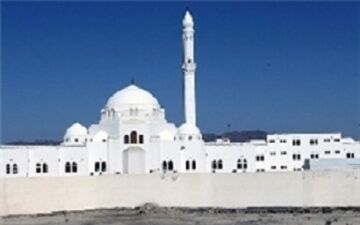 اولین نماز جمعه در تاریخ اسلام + فیلم 