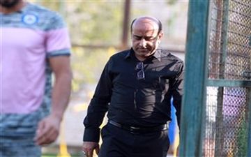  متاسفم که یک بازیکن احترام پیشکسوت خودش را نگه نمی دارد/با حاتمی برخورد می کنیم!