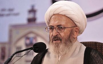 آیت‌الله سبحانی: برای جلوگیری از کاهش ارزش پول ملی چاره‌اندیشی شود