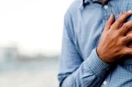 چه زمانی تپش قلب خطرناک می‌شود؟ / علائم هشداردهنده برای مراجعه به پزشک