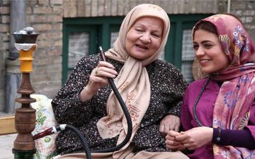 «بوسیدن روی ماه» پخش می شود