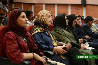 رونمایی از کتاب«انتهای این کوچه دریاست» اثر آناهیتا برزویی