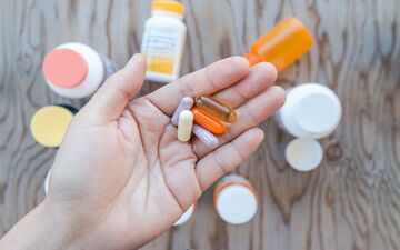 مصرف زیاد دارو و قرص چه علائمی دارد؟

