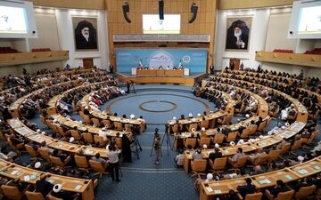 نماینده طالبان به احترام سرود ملی ایران نایستاد! + ویدئو