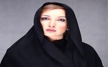 سلفی خانم بازیگر در رستورانی در کانادا