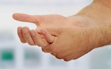  عرق کف دست (هایپرهیدروزیس ) و راه های درمان آن