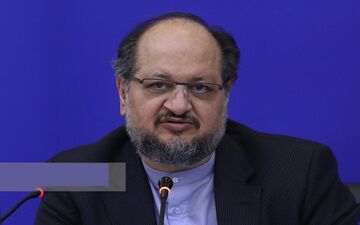 وزیر تعاون پیش از خطبه‌های نماز جمعه تاکید کرد: اصلاح نظام دستمزد را جدی بگیرید