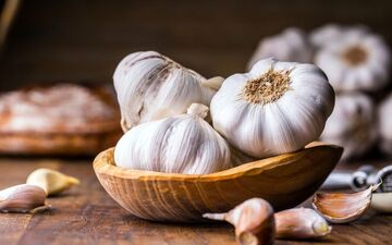 چه کسانی نباید سیر بخورند؟
