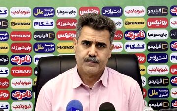 سرمربی صنعت‌نفت آبادان استعفا داد