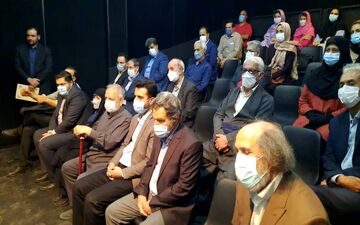 گزارش تصویری/ برگزاری آیین افتتاحیه تماشاخانه "داریوش گراوندی" همزمان با هفته هنر انقلاب اسلامی

 