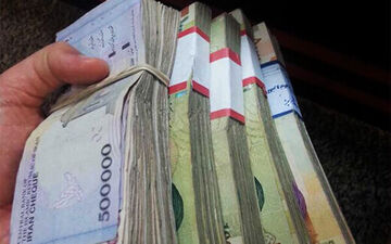  چه کسانی مخالف افزایش حقوق کارکنان دولتی هستند؟