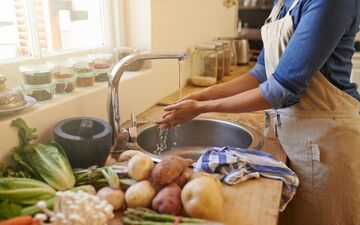باید و نبایدهای شستشوی مواد غذایی/ کدام مواد غذایی نباید شسته شوند؟