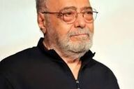 بازگشت اکبر زنجان‌پور به تئاترشهر بعد از ۱۳ سال؛ هنرمندی که هنوز از پا ننشسته است!