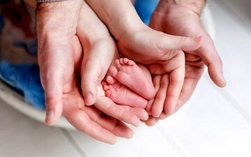 همه‌ آنچه که باید درباره IVF و فرزندآوری به این شیوه بدانید 