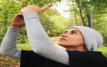 سلفى جنگلى پریناز ایزدیار با تیپی عجیب/عکس