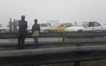 تصادف شدید و زنجیره ای ۸۰ خودرو در اتوبان مشهد با بیش از ۷۰ زخمی + فیلم