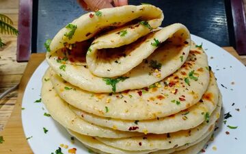 نان صبحانه ترکی؛ بافتی نرم و طعمی بی‌نظیر به سبک آشپزهای ترکیه‌ای | فیلم